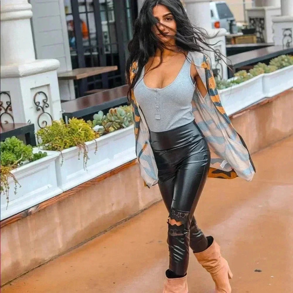 Lace cut out Faux Leather Leggings - Picture 2 of 6